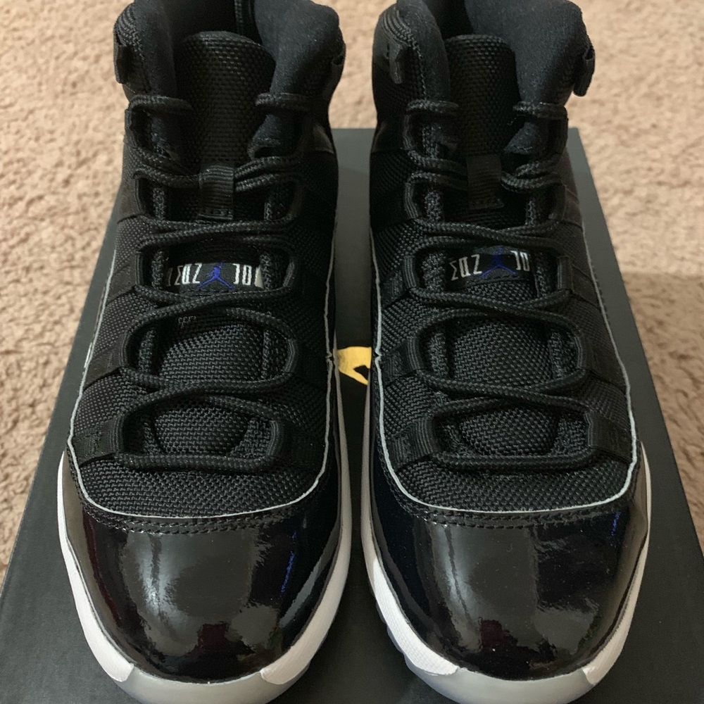Jordan 11’s space jam